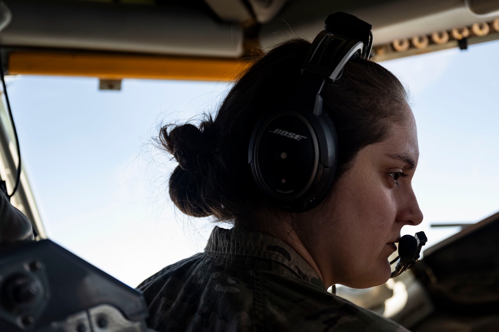 Refueling over the Red Sea