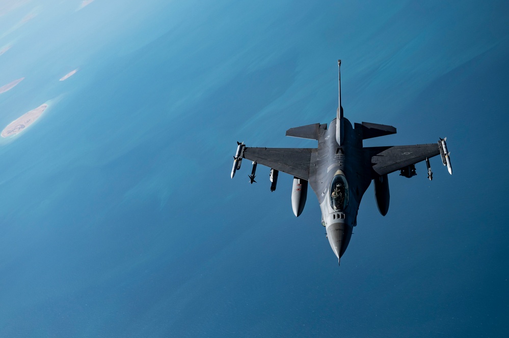 Refueling over the Red Sea