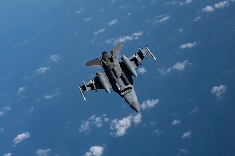 Refueling over the Red Sea