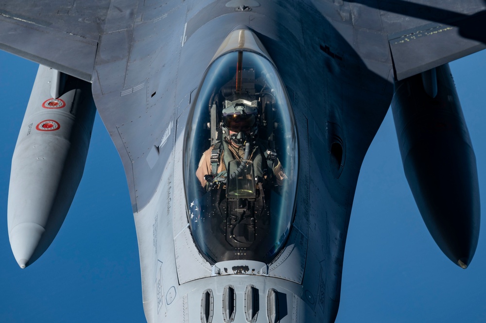 Refueling over the Red Sea