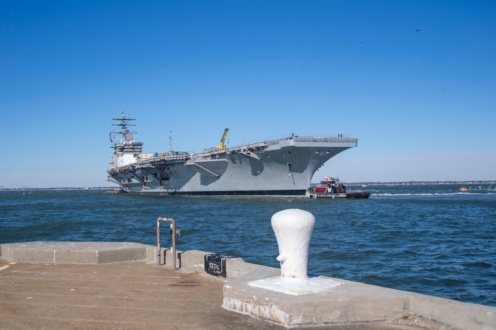 Ike Conducts a Pier Shift From Naval Station Norfolk to Norfolk Naval Shipyard