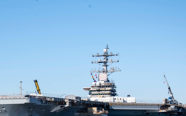 Ike Conducts a Pier Shift From Naval Station Norfolk to Norfolk Naval Shipyard