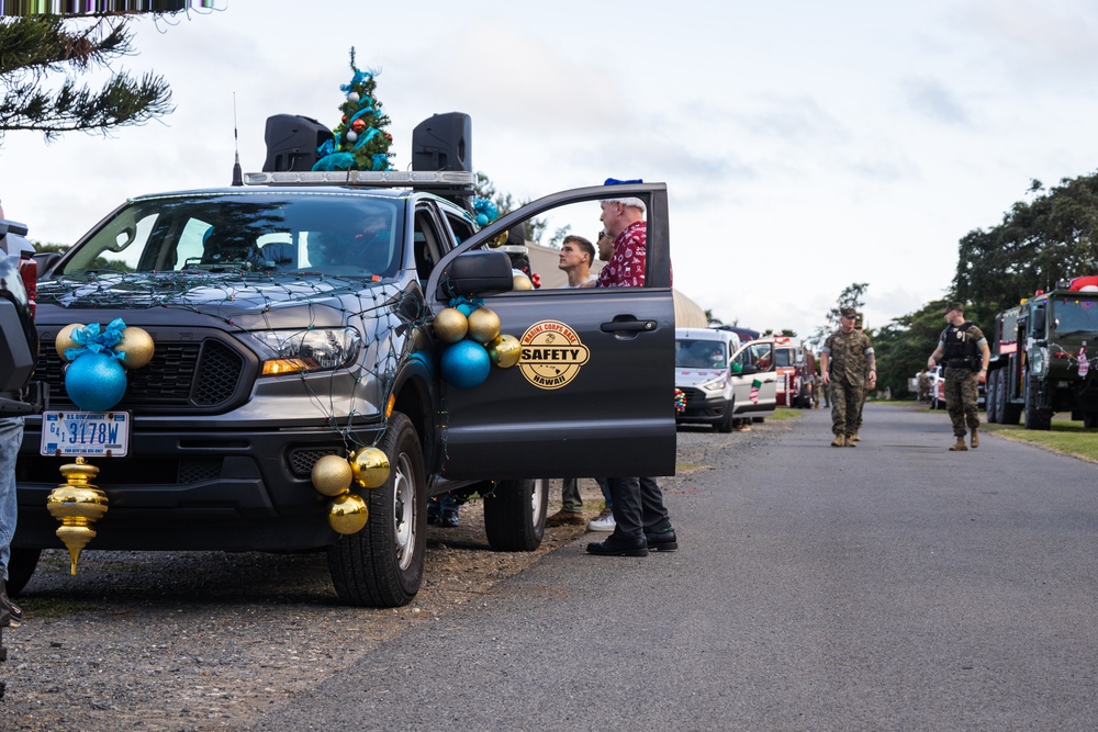 Getting Into The Holiday Spirit!: PMO Hosts Santa Parade Across MCBH