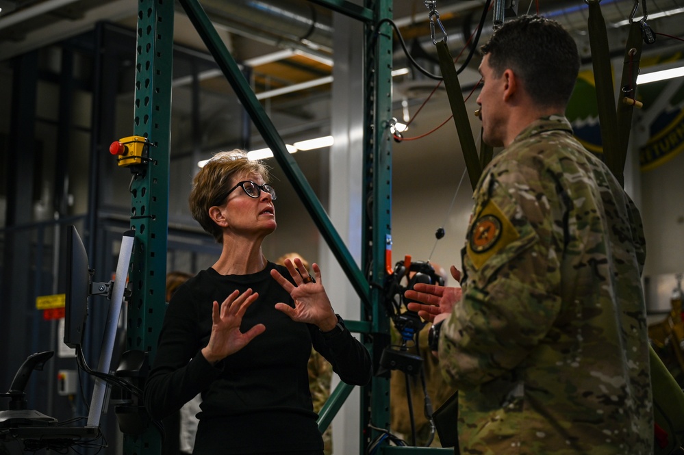 Fairchild AFB hosts 18th AF leadership during immersion visit