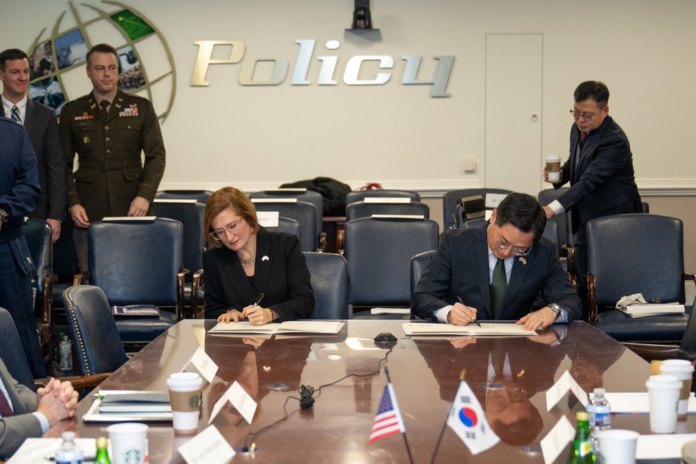 ADUSD Policy Abercrombie meets with ROK Deputy Minister Cho Change Lae