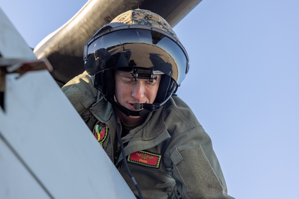 USMC Helicopters Prepare to Provide Firefighting Support