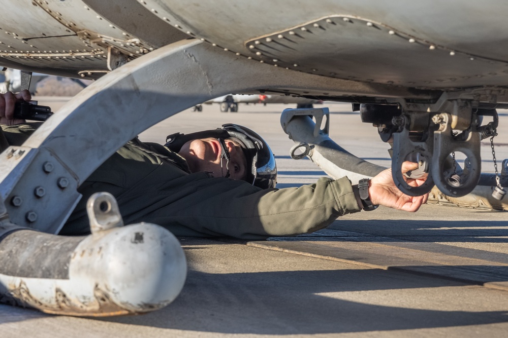 USMC Helicopters Prepare to Provide Firefighting Support