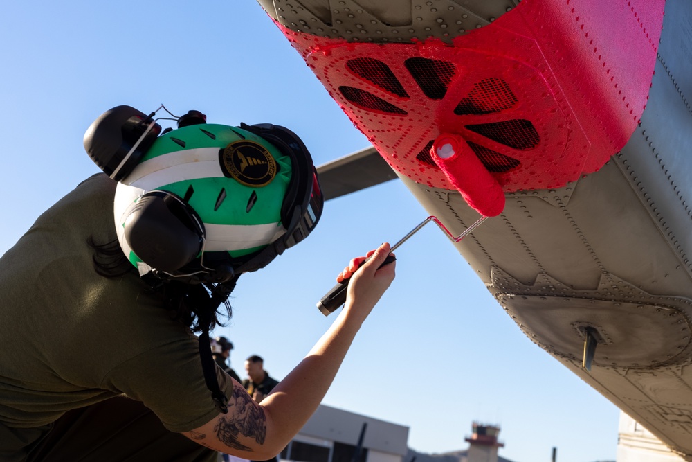 USMC Helicopters Prepare to Provide Firefighting Support