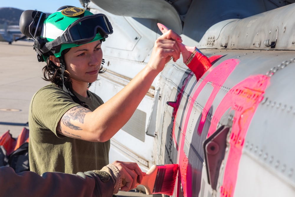 USMC Helicopters Prepare to Provide Firefighting Support