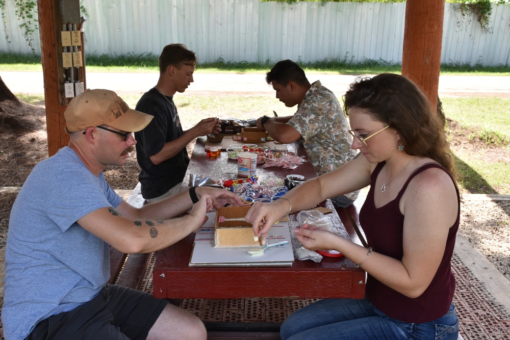 Detail Tinian Christmas event