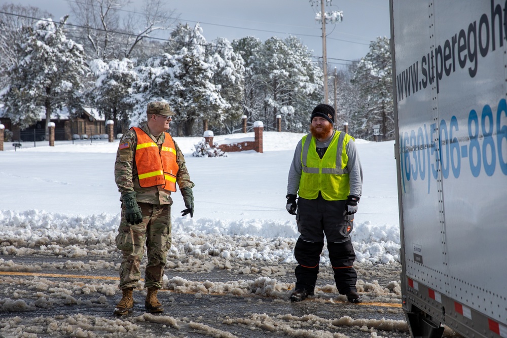 Arkansas Guardsmen provide support in winter weather