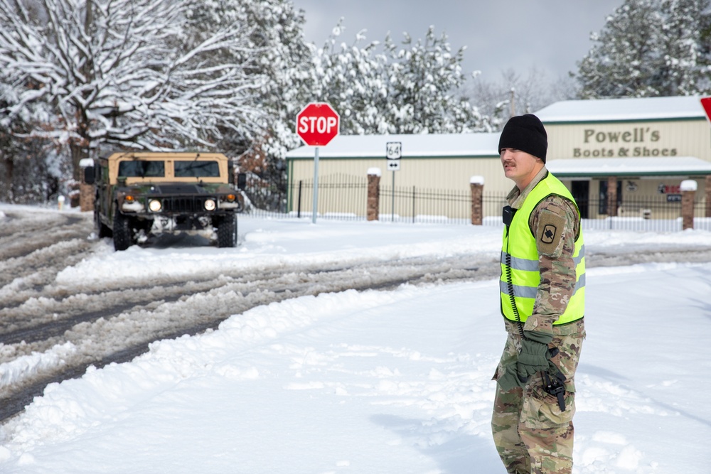 Arkansas Guardsmen provide support in winter weather