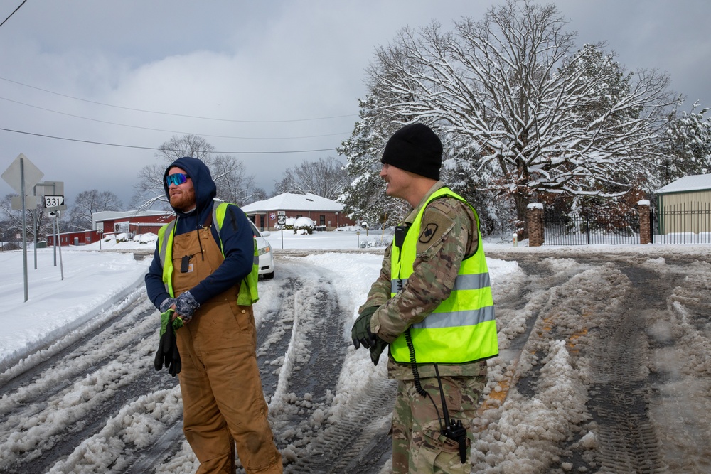 Arkansas Guardsmen provide support in winter weather