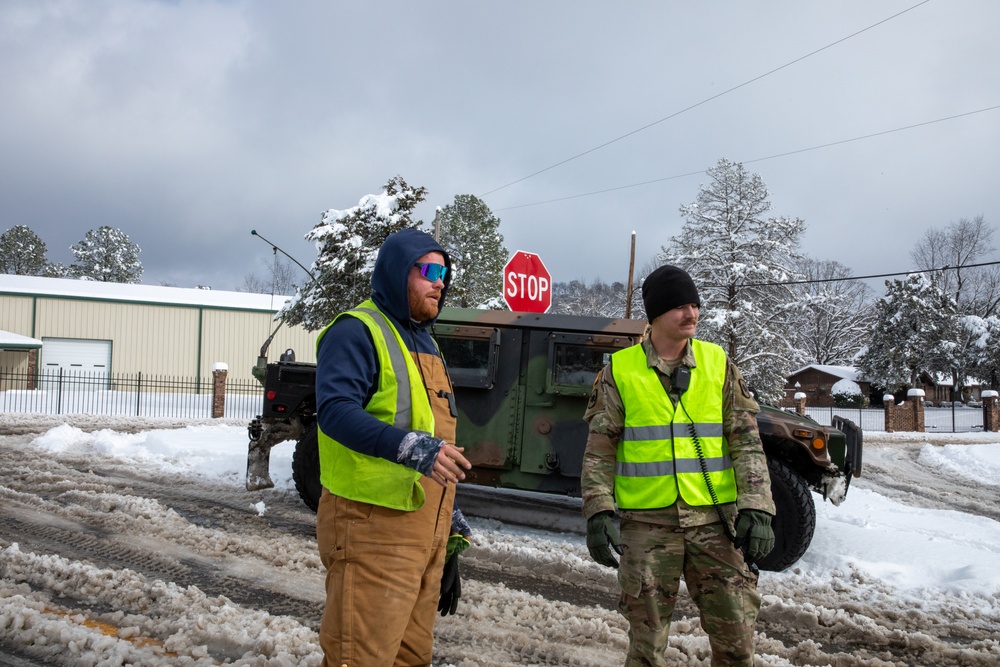 Arkansas Guardsmen provide support in winter weather