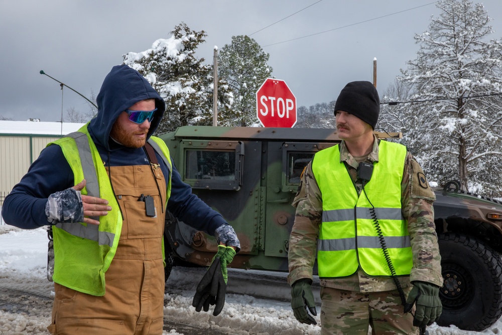 Arkansas Guardsmen provide support in winter weather