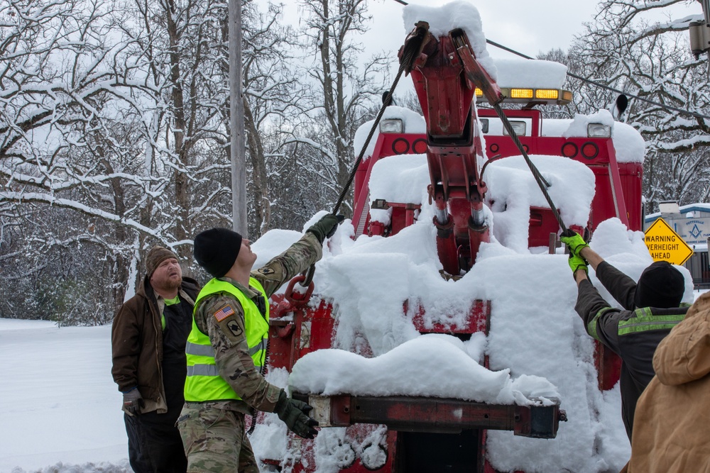 Arkansas Guardsmen provide support in winter weather