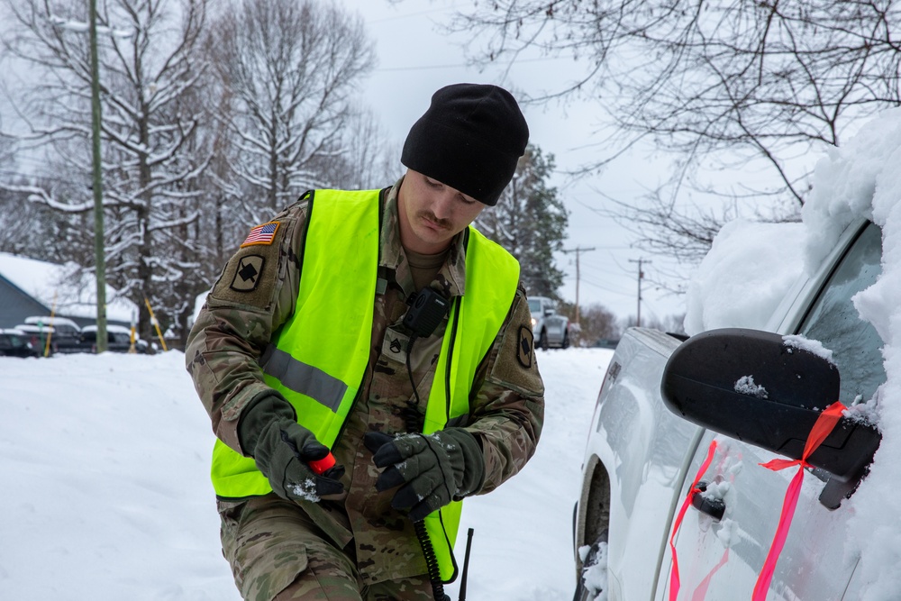 Arkansas Guardsmen provide support in winter weather