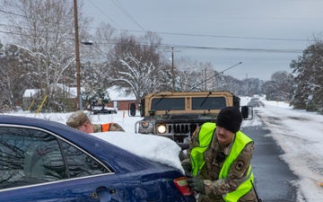 Arkansas Guardsmen provide support in winter weather