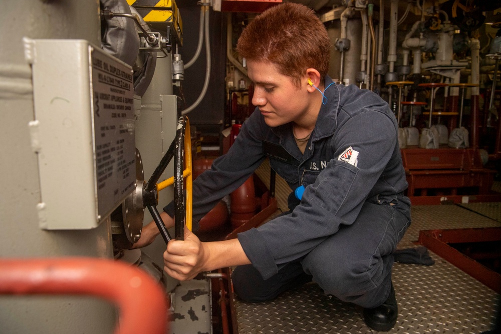 USS Sterett conducts routine operations as part of the Carl Vinson Carrier Strike Group