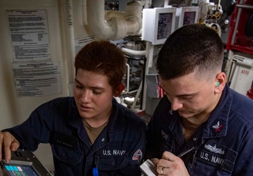 USS Sterett conducts routine operations as part of the Carl Vinson Carrier Strike Group