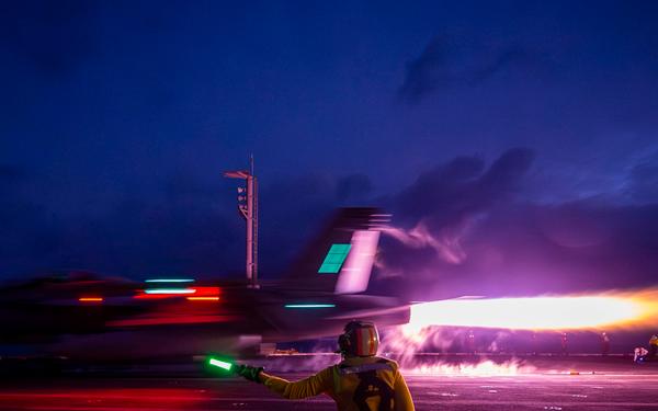 USS Carl Vinson (CVN 70) Conducts Routine Flight Operations in the South China Sea
