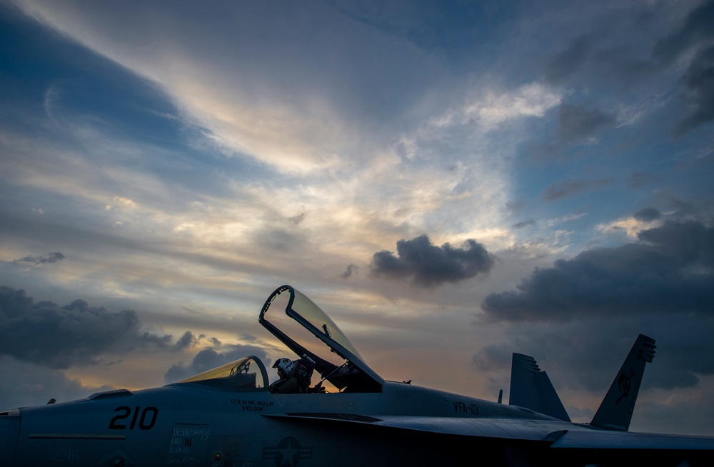 USS Carl Vinson (CVN 70) Conducts Routine Flight Operations in the South China Sea