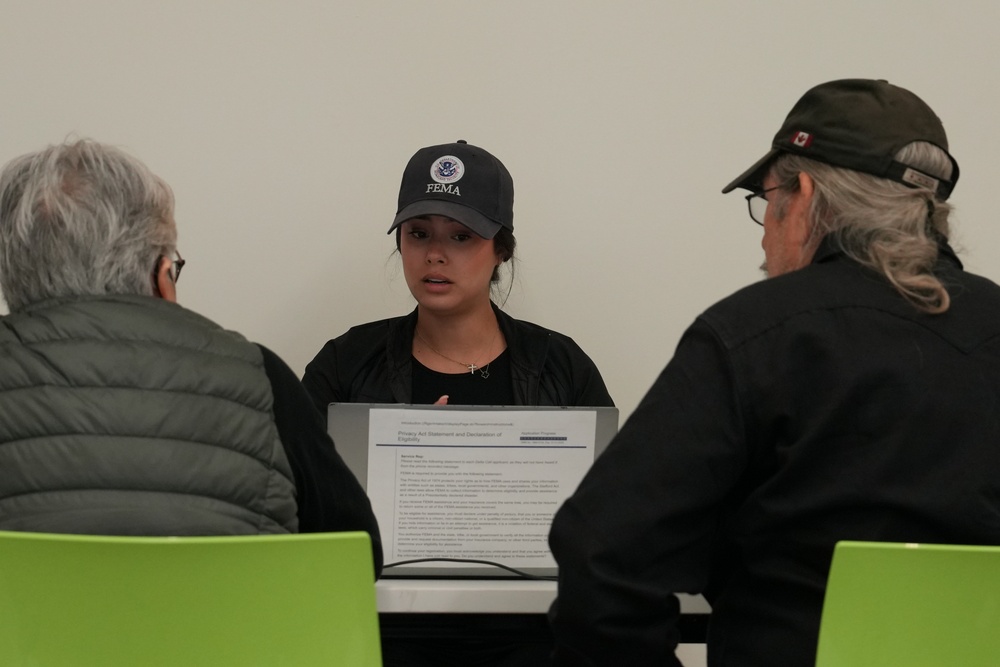 FEMA Staff Help Wildfire Survivors Register for Assistance