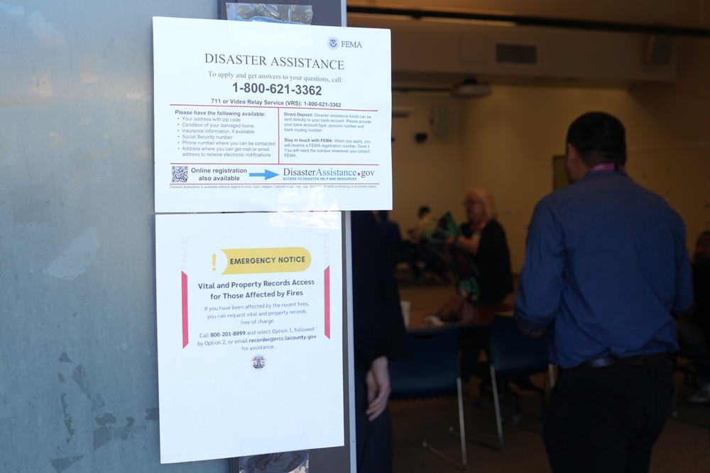 FEMA Staff Help Wildfire Survivors Register for Assistance