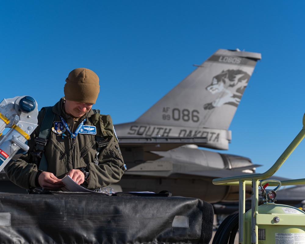 114th Fighter Wing exchanges jets with 122nd Fighter Wing