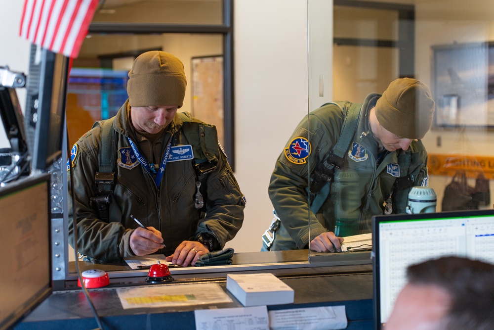 114th Fighter Wing exchanges jets with 122nd Fighter Wing