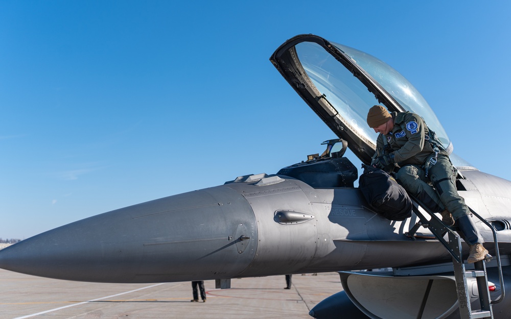 114th Fighter Wing exchanges jets with 122nd Fighter Wing