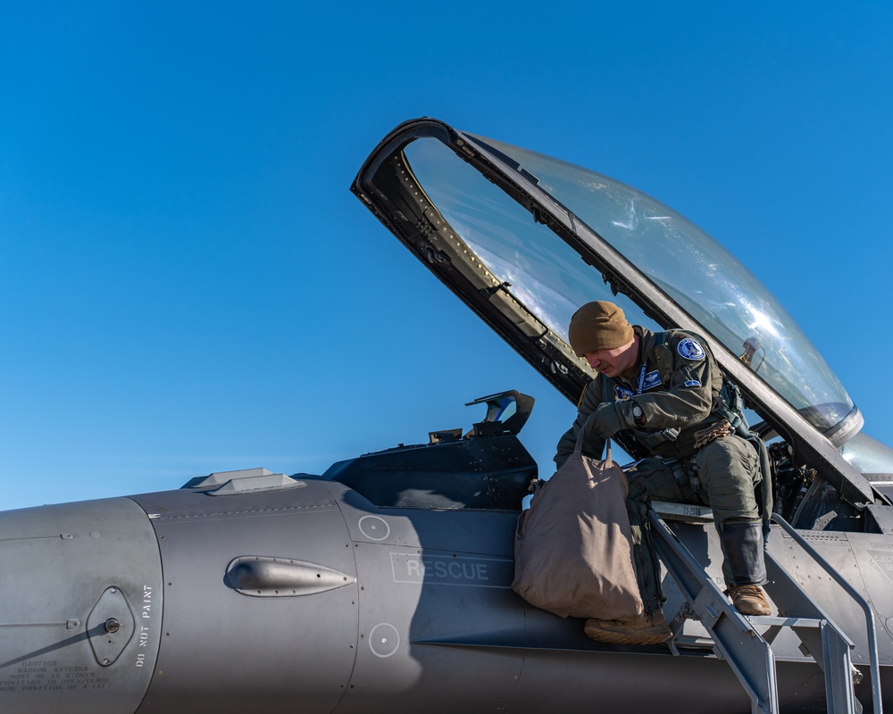 114th Fighter Wing exchanges jets with 122nd Fighter Wing