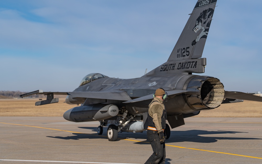 114th Fighter Wing exchanges jets with 122nd Fighter Wing