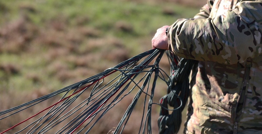 Soldiers from Special Operations Detachment - Africa train for airborne operations