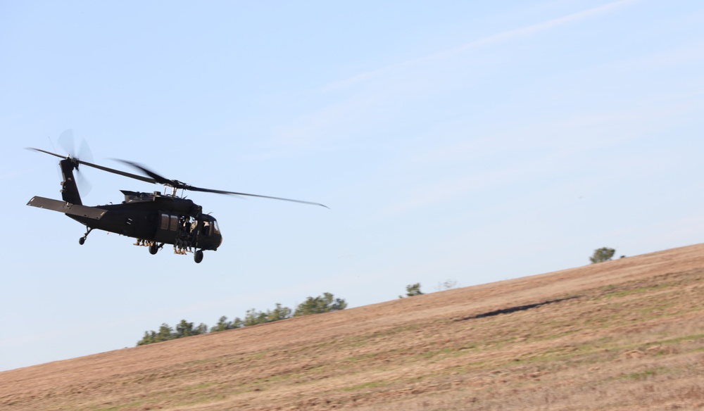 Soldiers from Special Operations Detachment - Africa train for airborne operations