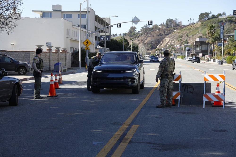 870th MP Company assist the LA County Sheriff's Department with TCP's in Malibu