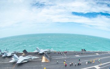 USS Carl Vinson (CVN 70) Conducts Routine Flight Operations in the South China Sea