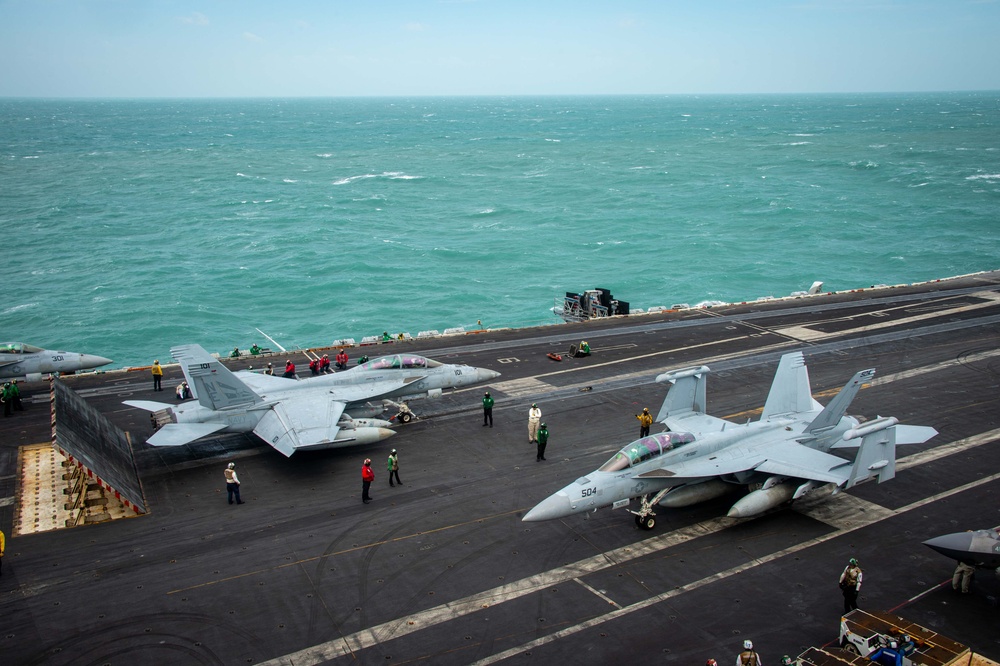 USS Carl Vinson (CVN 70) Conducts Routine Flight Operations in the South China Sea