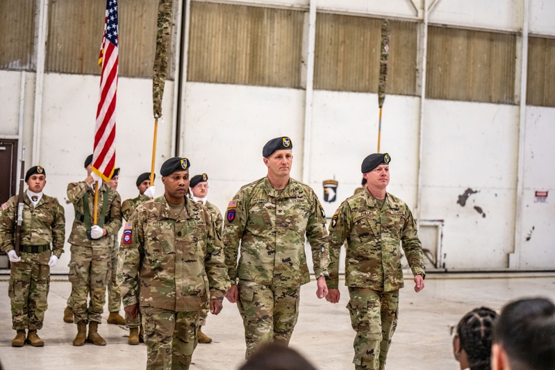 101st Combat Aviation Brigade Hosts Color Casing Ceremony