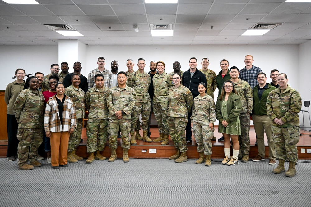 Chaplain Maj. Gen. Trent Davis visits deployed personnel
