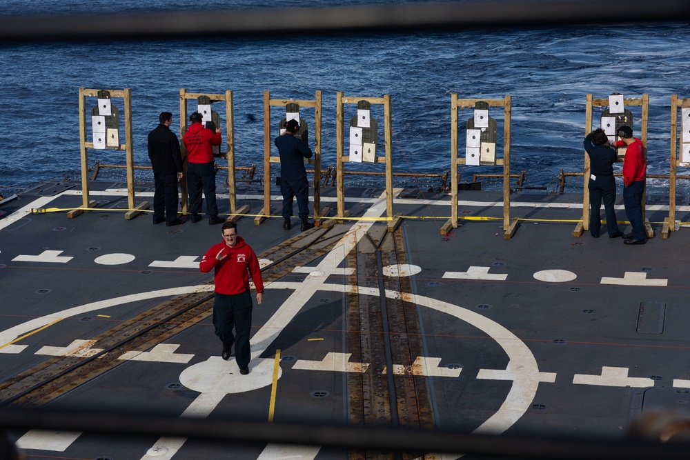 USS Oscar Austin (DDG 79) Conducts Live Fire Gunnery Exercises