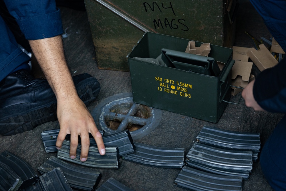 USS Oscar Austin (DDG 79) Conducts Live Fire Gunnery Exercises