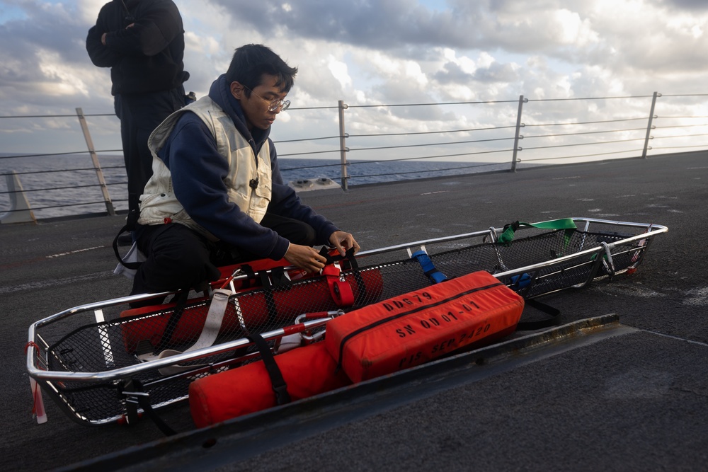 USS Oscar Austin (DDG 79) Conducts Man Overboard Drill