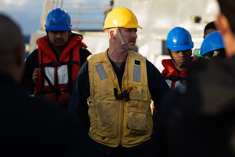 USS Oscar Austin (DDG 79) Conducts Man Overboard Drill