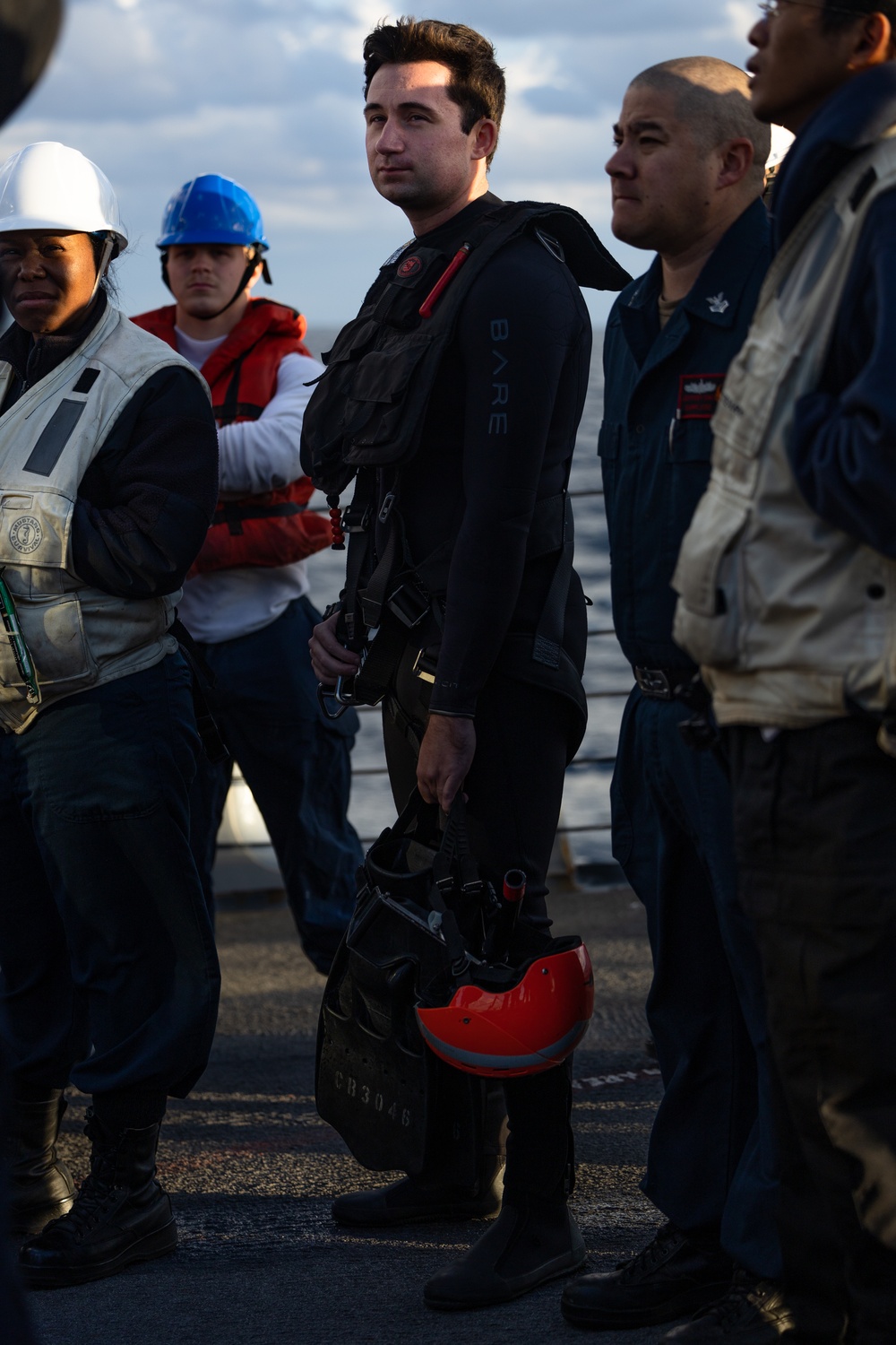 USS Oscar Austin (DDG 79) Conducts Man Overboard Drill