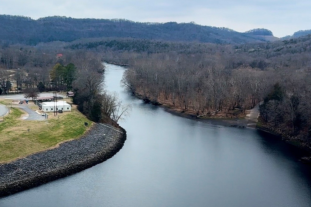 U.S. Army Corps of Engineers employee rescues kayaker on Caney Fork River