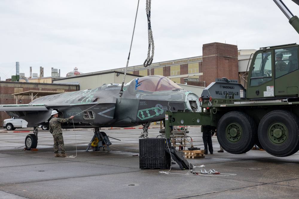 U.S. Marines and FRC-East simulate aircraft recovery