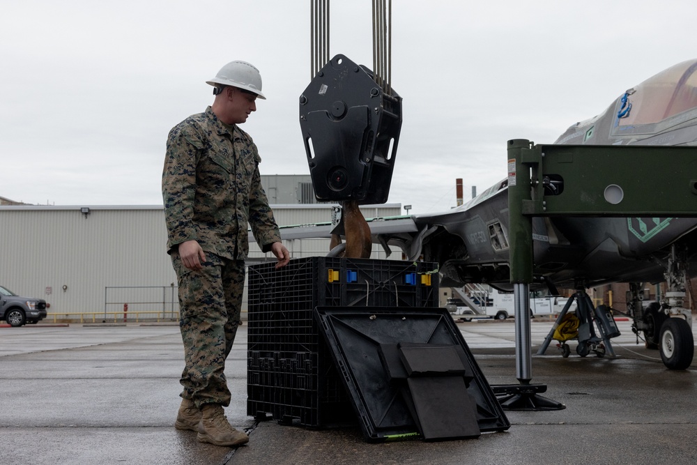 U.S. Marines and FRC-East simulate a downed aircraft recovery