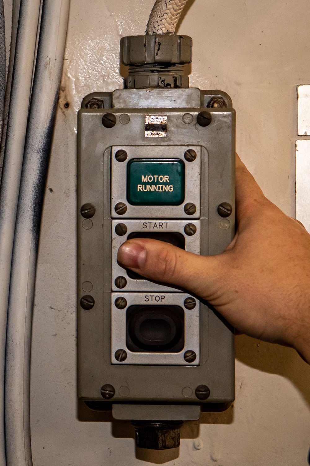 Contractors conduct equipment assessments on the USS Ronald Reagan (CVN 76)