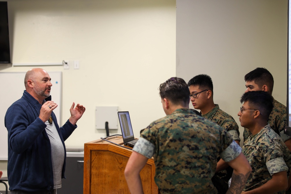 Engineers Up: 7th ESB Conducts SUAS Classroom Training